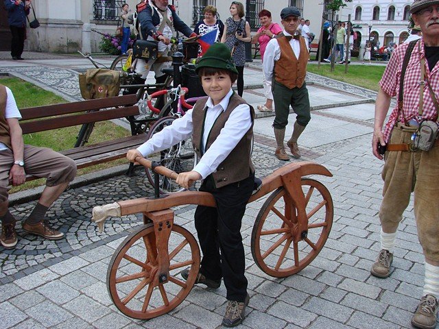 rowerowa-parada-retro-za-nami-foto-52320