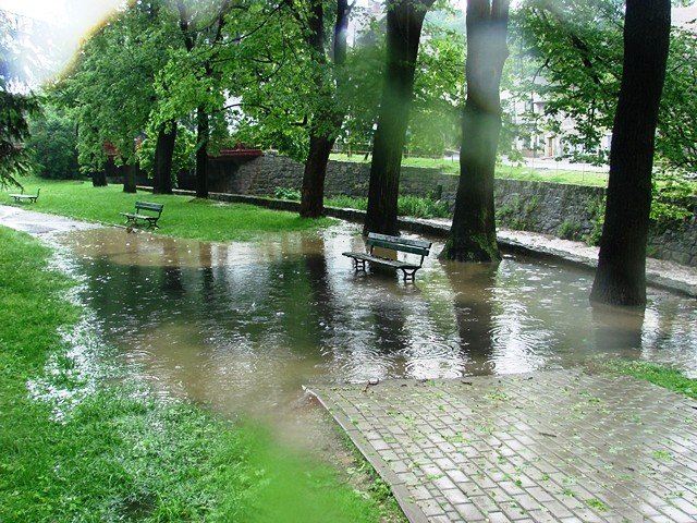 ulewa-narobia-szkod-setki-zgoszen-o-podtopieniach-foto-52328