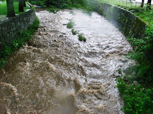 ulewa-narobia-szkod-setki-zgoszen-o-podtopieniach-foto-52328