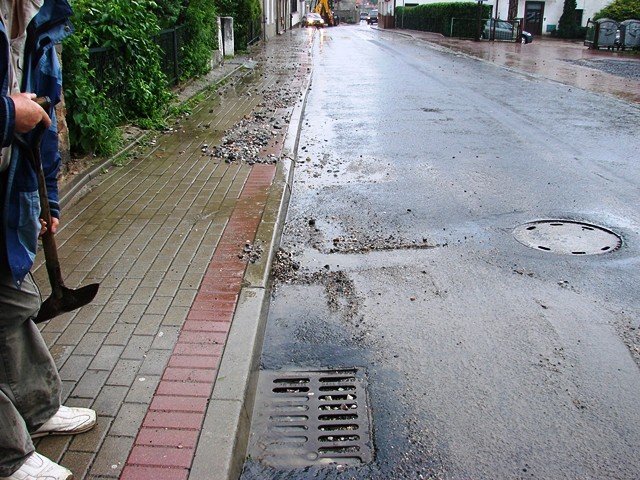 ulewa-narobia-szkod-setki-zgoszen-o-podtopieniach-foto-52328