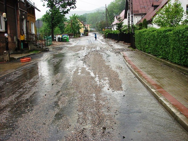 ulewa-narobia-szkod-setki-zgoszen-o-podtopieniach-foto-52328