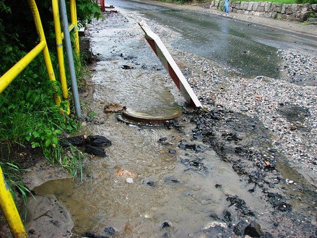 ulewa-narobia-szkod-setki-zgoszen-o-podtopieniach-foto-52328
