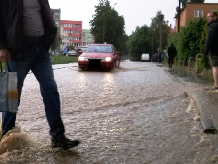 ulewa-narobia-szkod-setki-zgoszen-o-podtopieniach-foto-52328