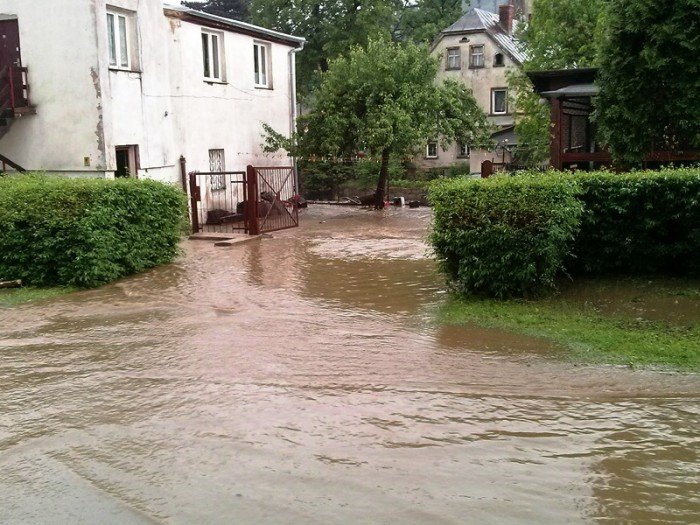 ulewa-narobia-szkod-setki-zgoszen-o-podtopieniach-foto-52328