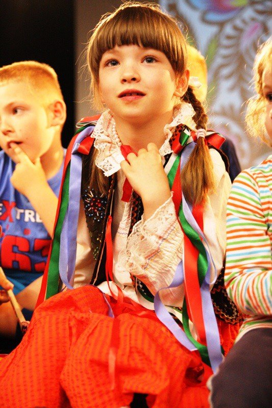 kolorowe-i-ludowe-spotkanie-z-pyza-wedrowniczka-foto-52333