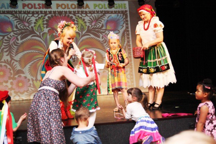 kolorowe-i-ludowe-spotkanie-z-pyza-wedrowniczka-foto-52333