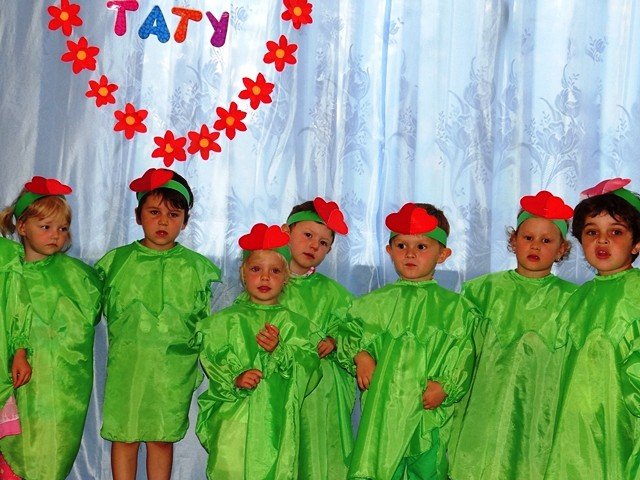 piekna-uroczystosc-dla-rodzicow-w-sobieszowie-foto-52345