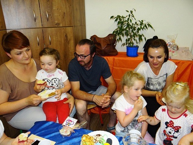 piekna-uroczystosc-dla-rodzicow-w-sobieszowie-foto-52345