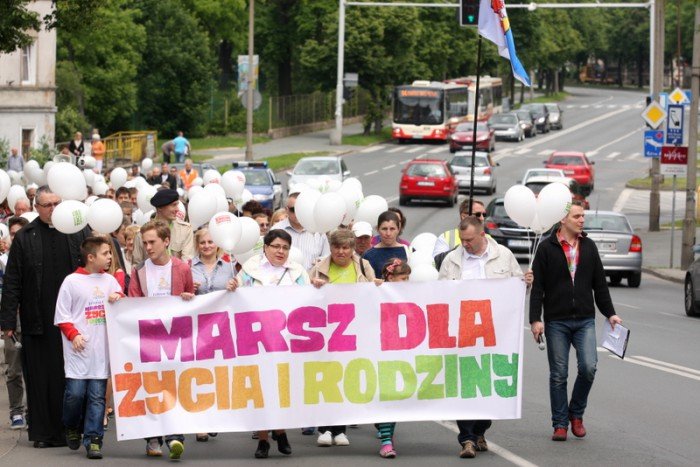 maszerowali-dla-zycia-i-rodziny-foto-52398