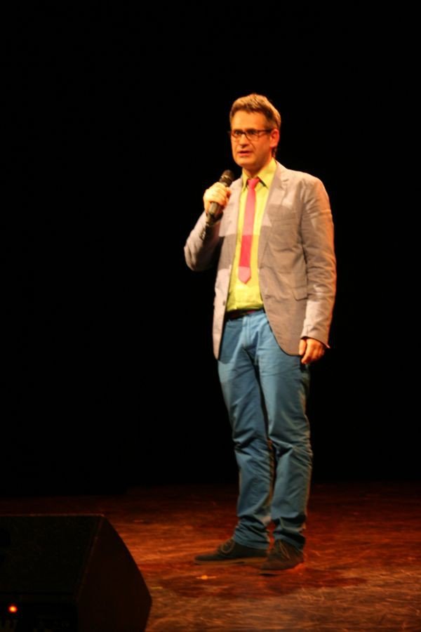 gwiazdy-politycy-i-ksiadz-zaspiewali-dla-dzieci-foto-52402