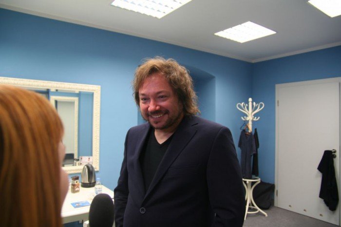 gwiazdy-politycy-i-ksiadz-zaspiewali-dla-dzieci-foto-52402
