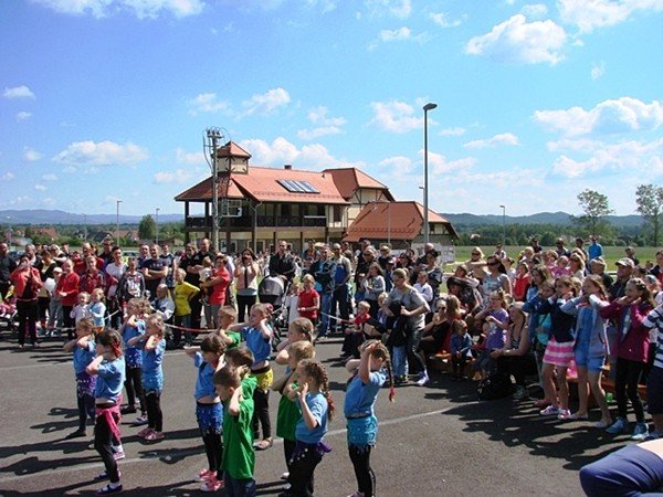 swietna-zabawa-na-pikniku-rodzinnym-w-sobieszowie-foto-52419