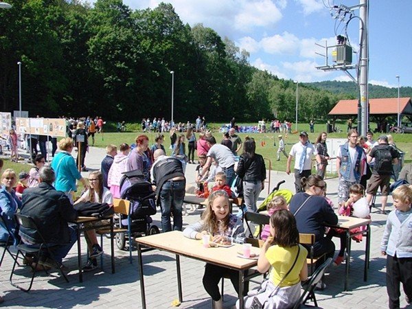 swietna-zabawa-na-pikniku-rodzinnym-w-sobieszowie-foto-52419