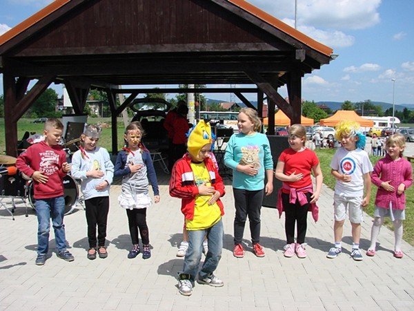 swietna-zabawa-na-pikniku-rodzinnym-w-sobieszowie-foto-52419