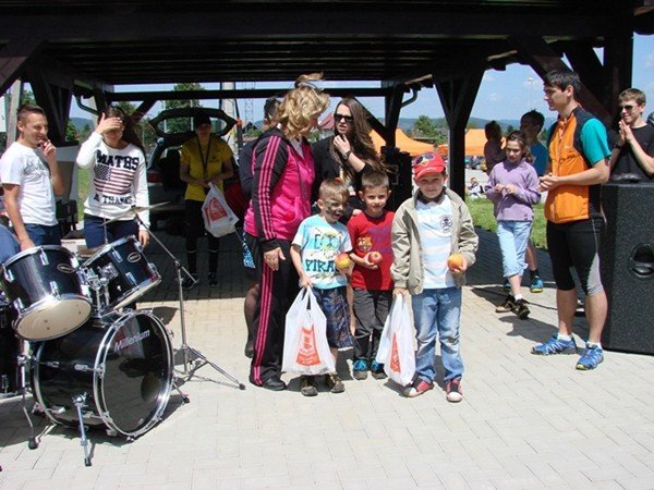 swietna-zabawa-na-pikniku-rodzinnym-w-sobieszowie-foto-52419