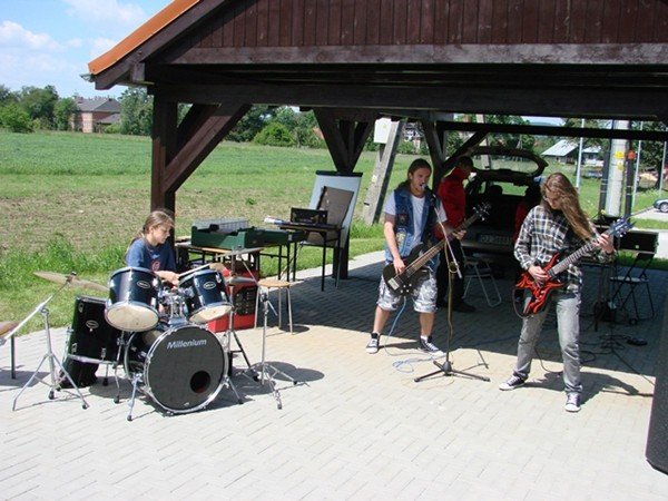 swietna-zabawa-na-pikniku-rodzinnym-w-sobieszowie-foto-52419