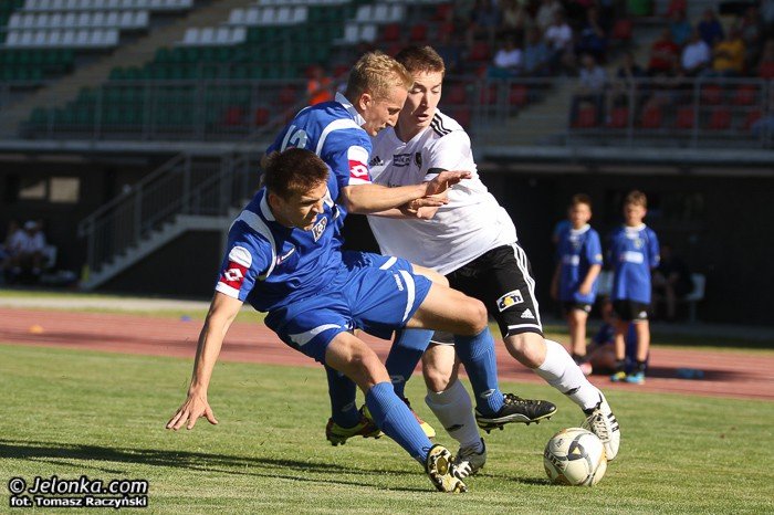 pozostay-dwie-ekipy-w-walce-o-iiilige-foto-52481