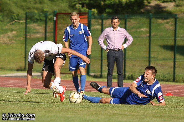 pozostay-dwie-ekipy-w-walce-o-iiilige-foto-52481