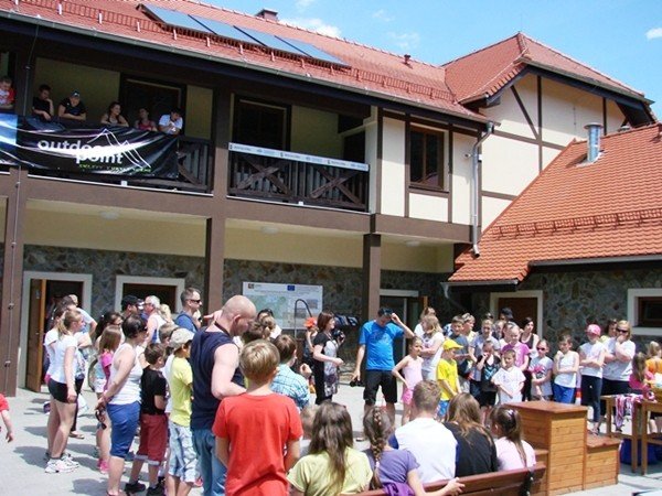 scigali-sie-na-hulajnogach-i-nartorolkach-foto-52523