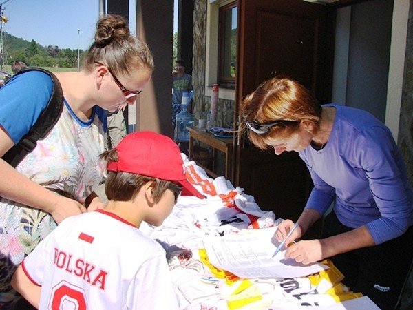 scigali-sie-na-hulajnogach-i-nartorolkach-foto-52523