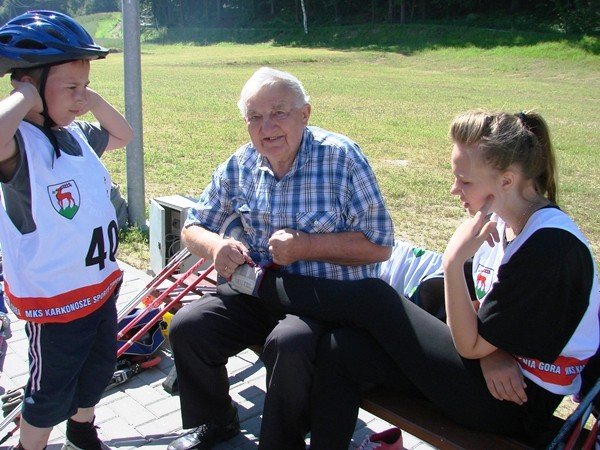 scigali-sie-na-hulajnogach-i-nartorolkach-foto-52523