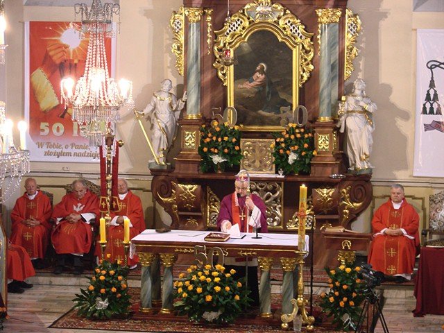 piekny-jubileusz-proboszcza-z-sobieszowa-foto-52530