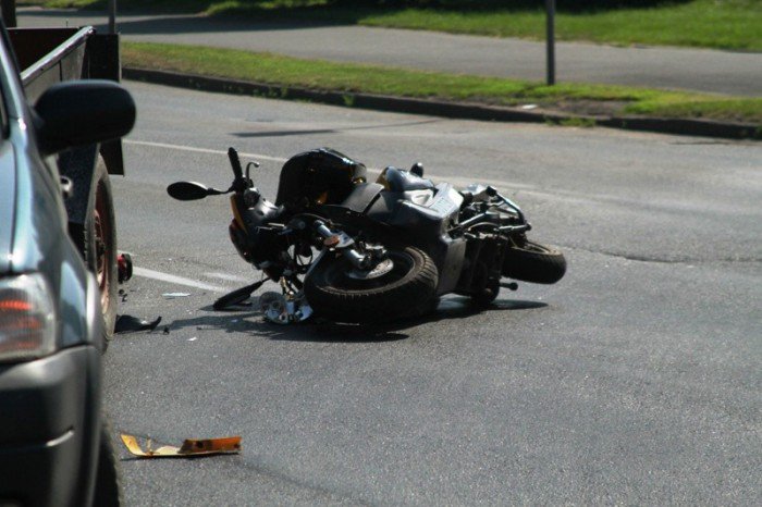 zderzenie-forda-z-motorowerem-foto-52538