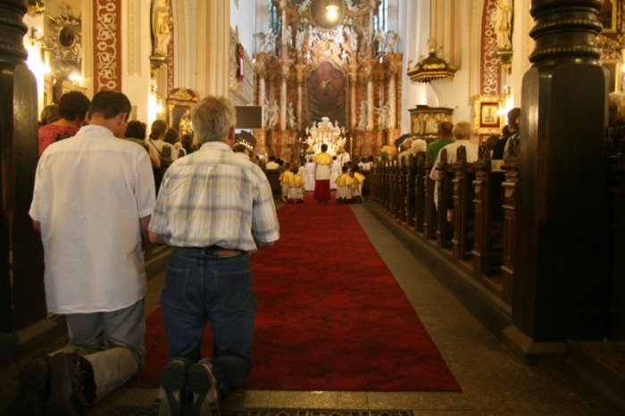 procesja-z-publicznym-swiadectwem-mazenskim-foto-52547