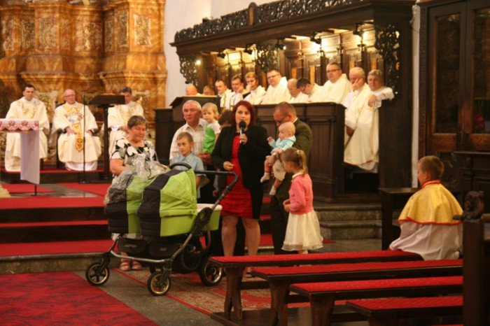 procesja-z-publicznym-swiadectwem-mazenskim-foto-52547