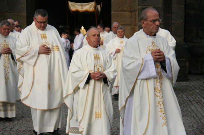 procesja-z-publicznym-swiadectwem-mazenskim-foto-52547