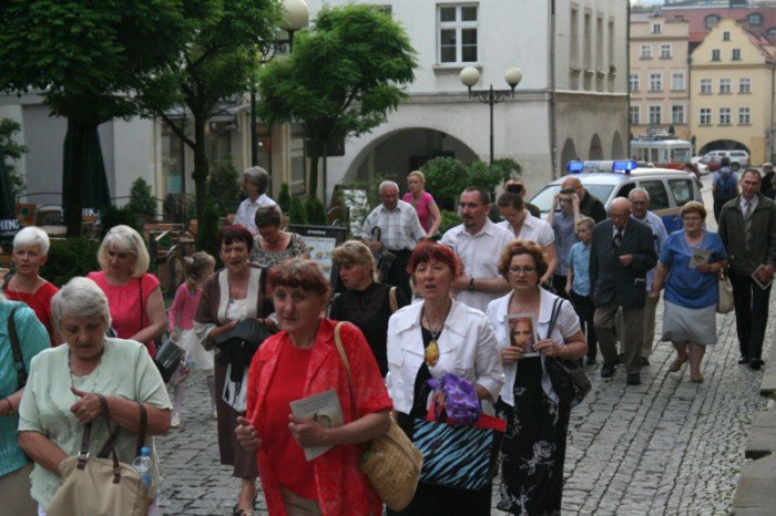 procesja-z-publicznym-swiadectwem-mazenskim-foto-52547