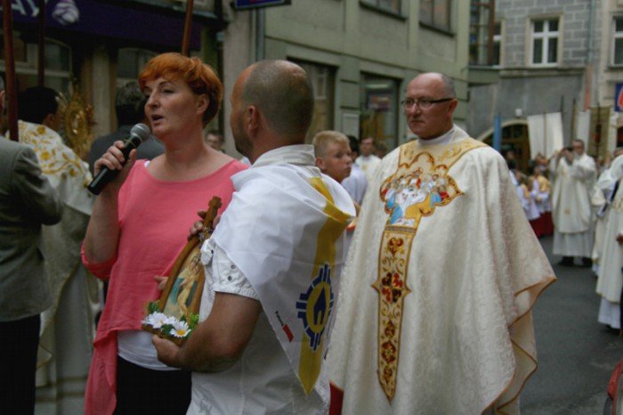 procesja-z-publicznym-swiadectwem-mazenskim-foto-52547