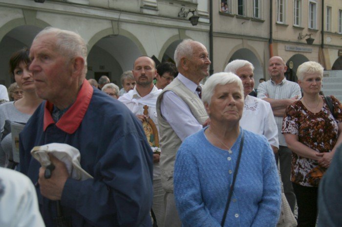 procesja-z-publicznym-swiadectwem-mazenskim-foto-52547