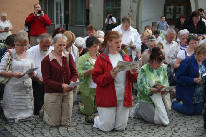 procesja-z-publicznym-swiadectwem-mazenskim-foto-52547