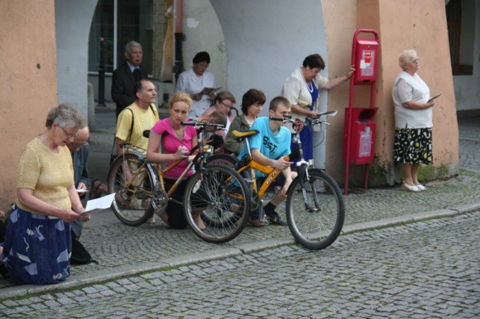 procesja-z-publicznym-swiadectwem-mazenskim-foto-52547