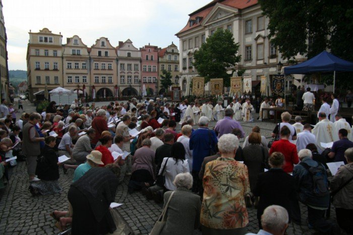 procesja-z-publicznym-swiadectwem-mazenskim-foto-52547
