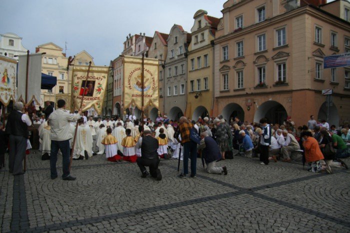 procesja-z-publicznym-swiadectwem-mazenskim-foto-52547