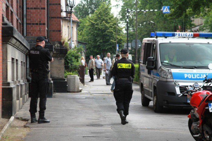 kolejny-faszywy-bombowy-alarm-w-sadzie-foto-aktualizacja-52575