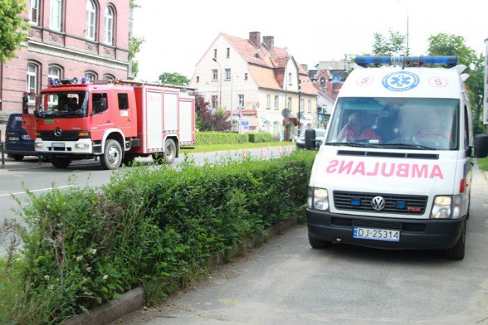 kolejny-faszywy-bombowy-alarm-w-sadzie-foto-aktualizacja-52575