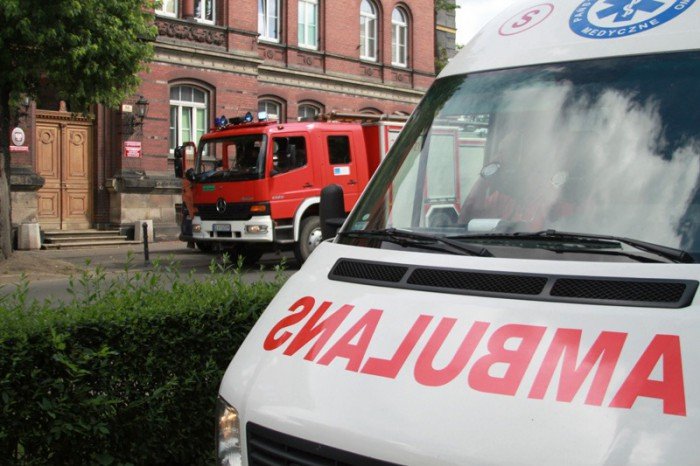 kolejny-faszywy-bombowy-alarm-w-sadzie-foto-aktualizacja-52575