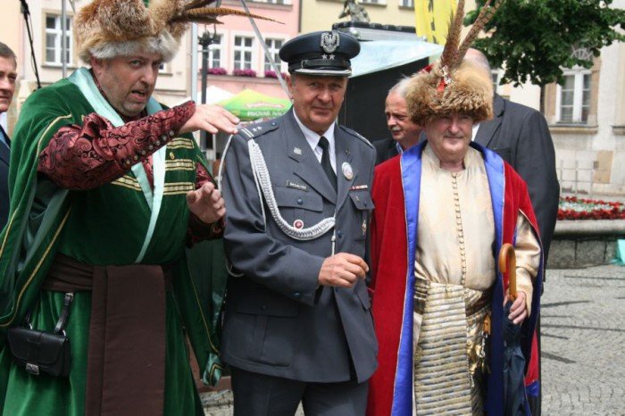 organizacje-pozarzadowe-zaprezentoway-sie-w-rynku-foto-52596