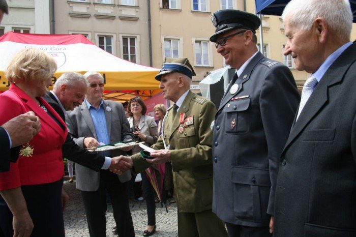 organizacje-pozarzadowe-zaprezentoway-sie-w-rynku-foto-52596