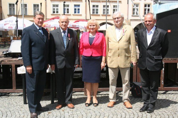 organizacje-pozarzadowe-zaprezentoway-sie-w-rynku-foto-52596