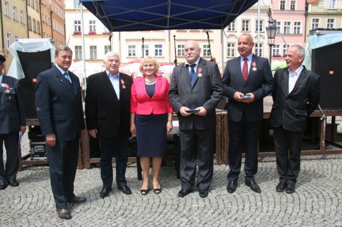 organizacje-pozarzadowe-zaprezentoway-sie-w-rynku-foto-52596