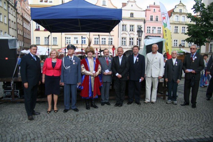 organizacje-pozarzadowe-zaprezentoway-sie-w-rynku-foto-52596