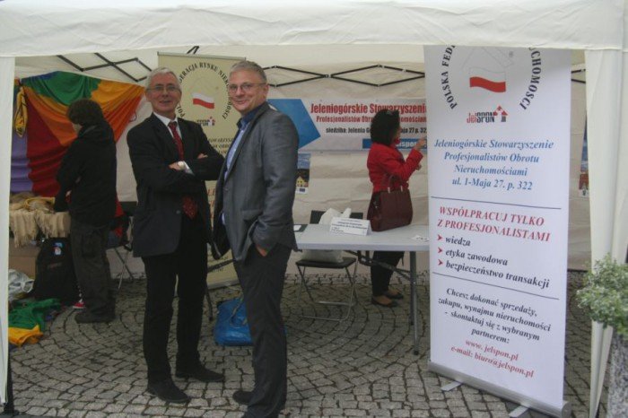 organizacje-pozarzadowe-zaprezentoway-sie-w-rynku-foto-52596