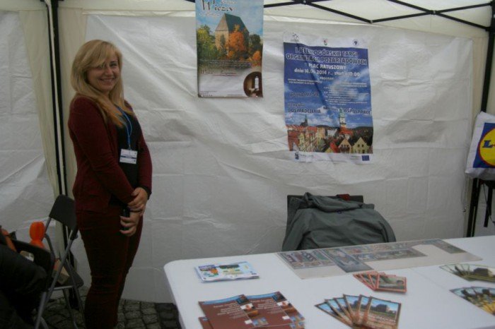 organizacje-pozarzadowe-zaprezentoway-sie-w-rynku-foto-52596