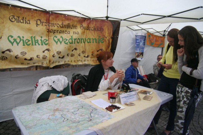 organizacje-pozarzadowe-zaprezentoway-sie-w-rynku-foto-52596
