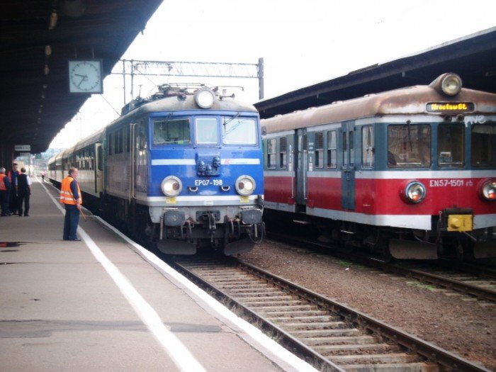 walcza-o-kolejowe-poaczenia-ze-stolica-karkonoszy-i-52606