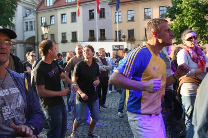 niezwyky-koncert-na-jeleniogorskim-rynku-foto-52642